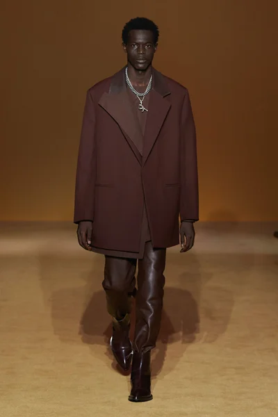Look 35